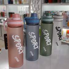 700 ml Squeezable Sports Bottle with Strap - Academia Fitness Cores