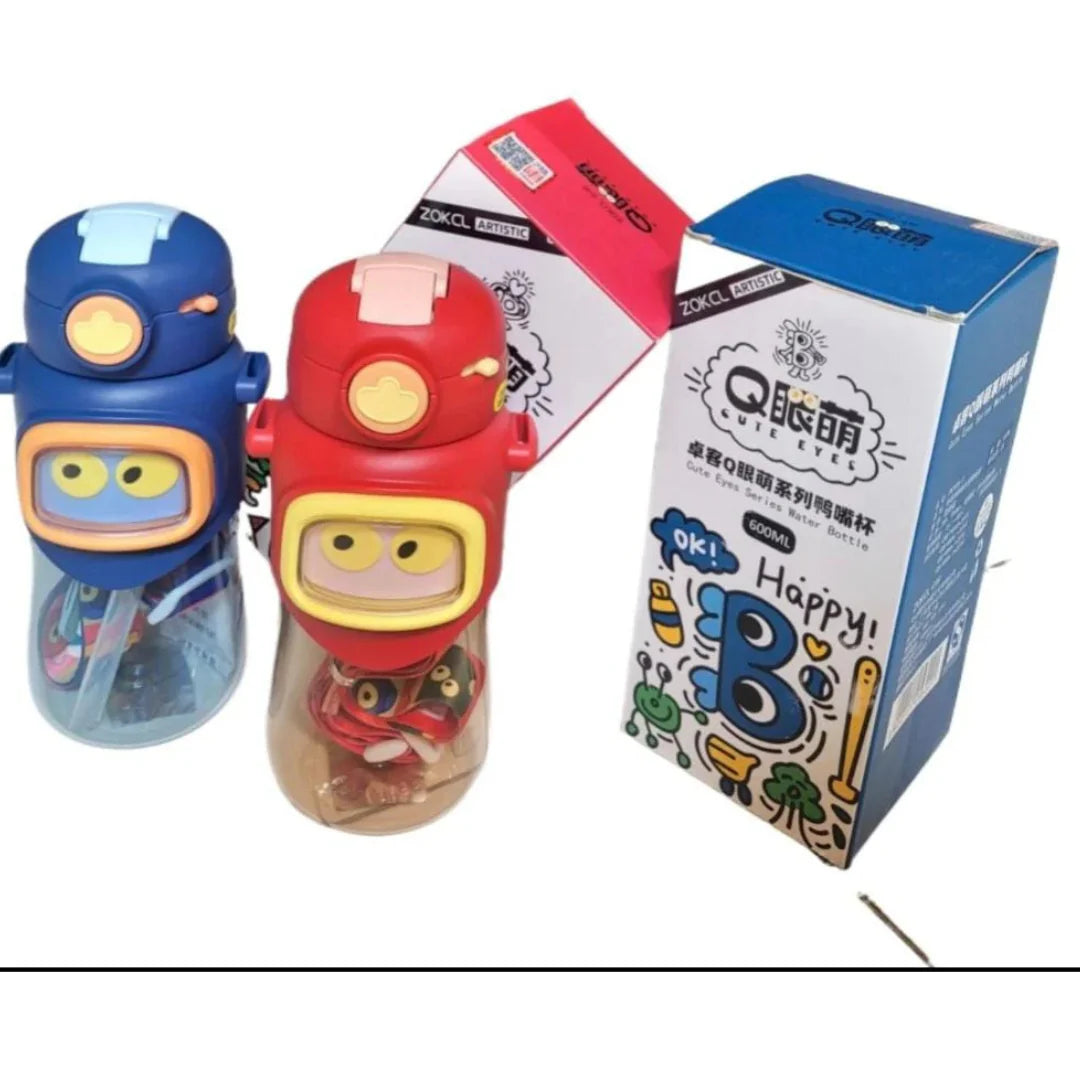 Q-Eye Cute Series Duckbill Cup 600 ml – School Bottle with Soft Belt, Beautiful Character, Made of PP & TRITAN, Silicone Rubber (Food Contact Safe)